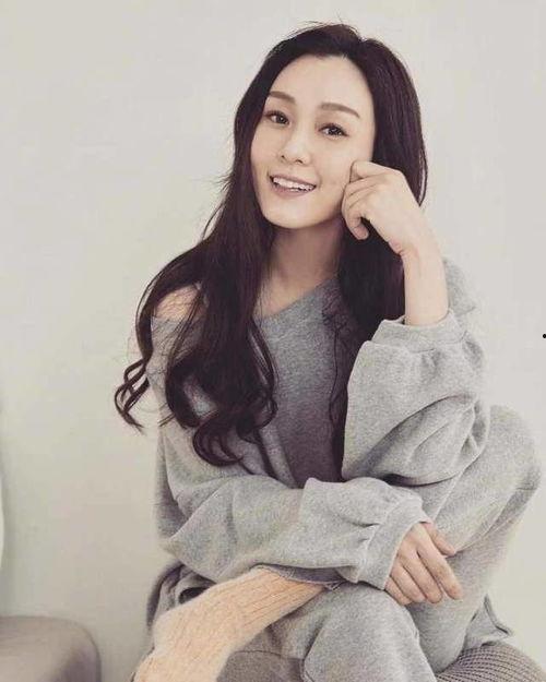 吃瓜女神背影,探寻神秘背影背后的故事